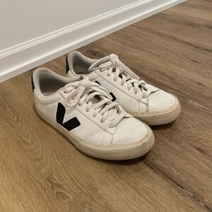 Women’s Veja Sneaker - Size 8.5